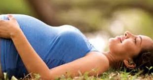 Parto Natural con Noesiterapia embarazada sonriente